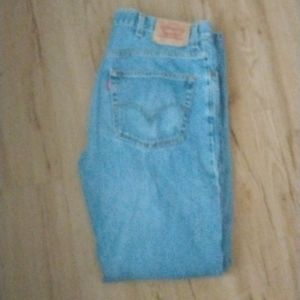 550 Levi relaxed fit blue jeans natural fading